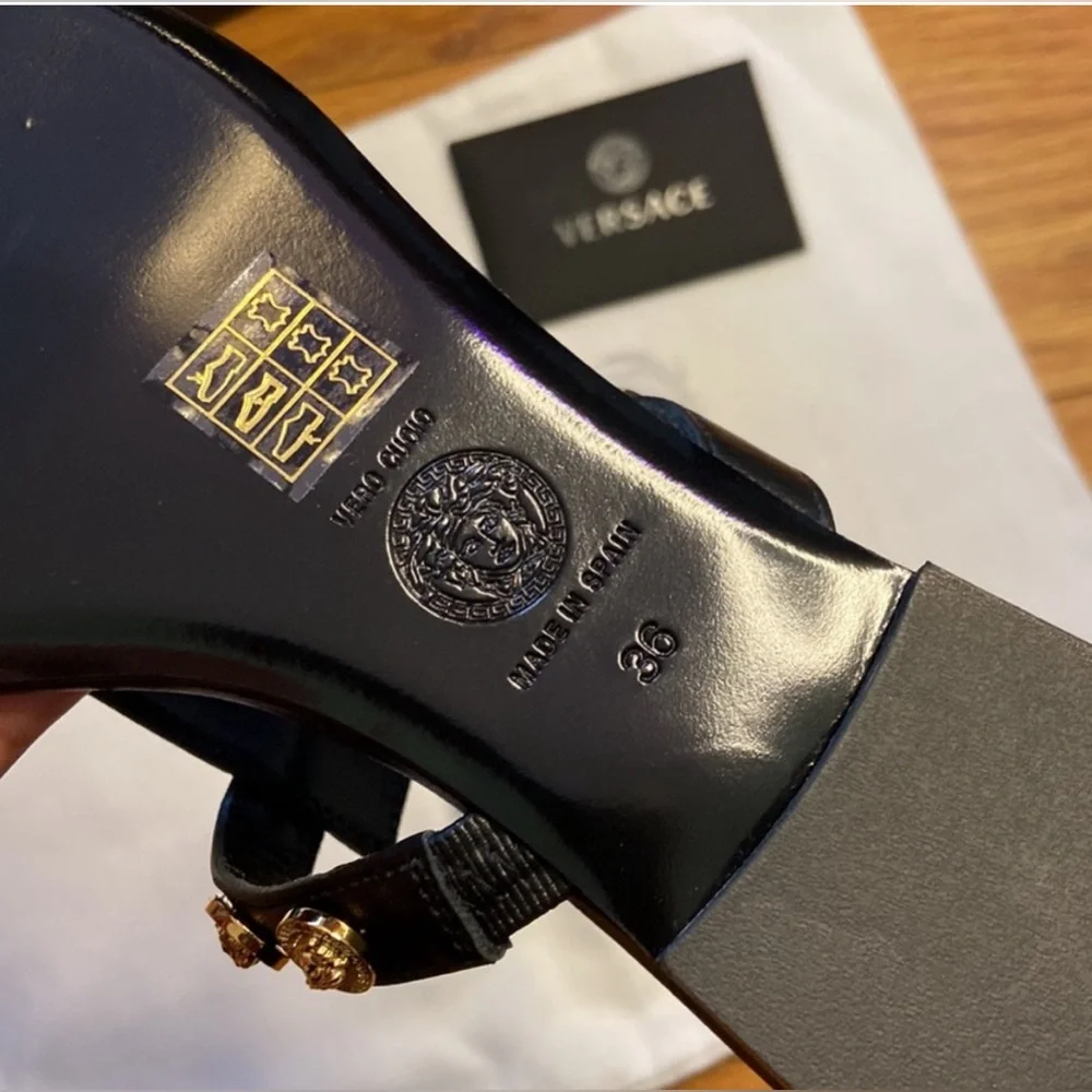 NWT Versace Medusa Emblem Stud Sandals Including Dust Bag Box Authenticity Card - Picture 13 of 15